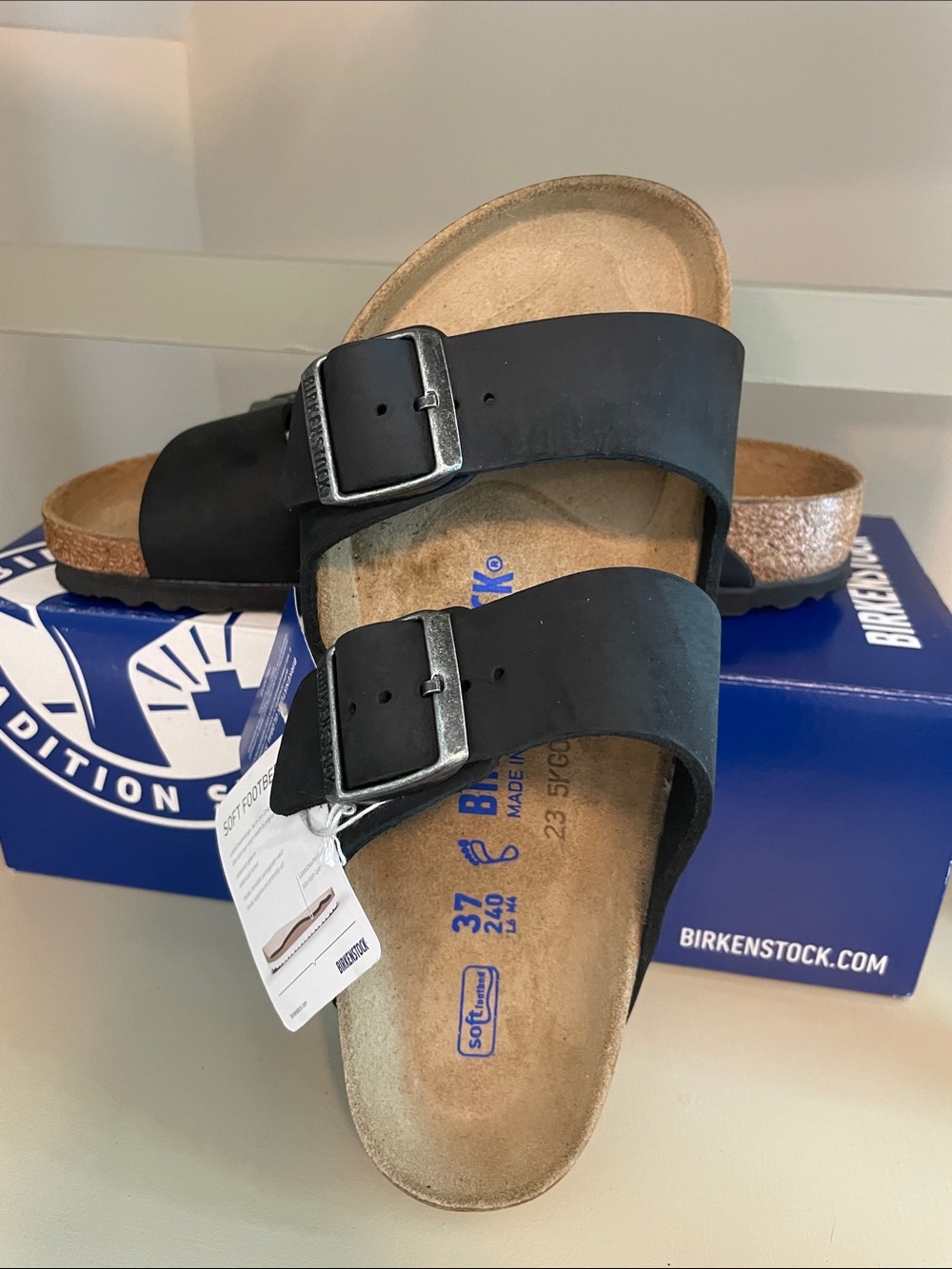 Birkenstock Black Arizona Two-Buckle Sandals NEW in box eu 37